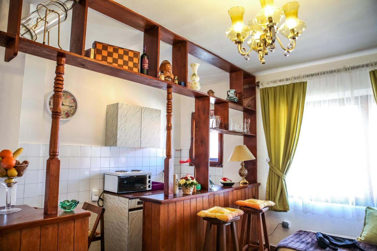 Apartment Dejan Цетинє Екстер'єр фото