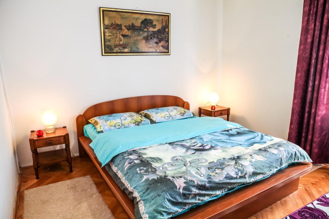Apartment Dejan Цетинє Екстер'єр фото