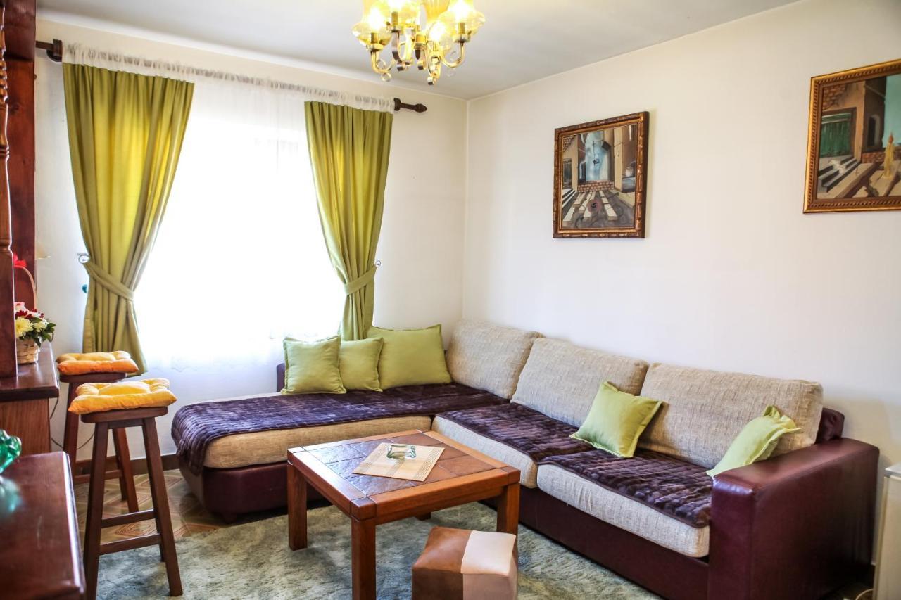 Apartment Dejan Цетинє Екстер'єр фото