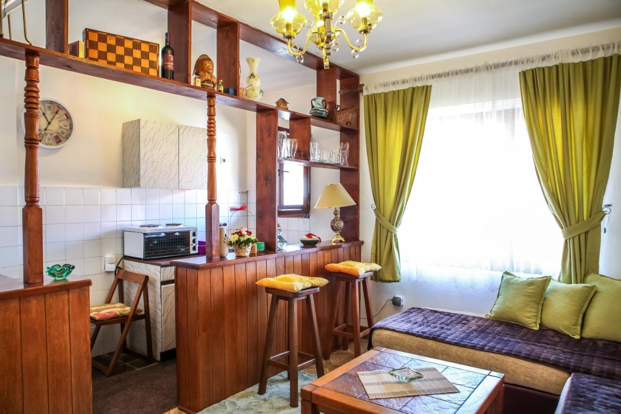 Apartment Dejan Цетинє Екстер'єр фото