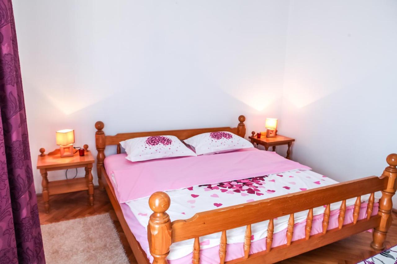 Apartment Dejan Цетинє Екстер'єр фото