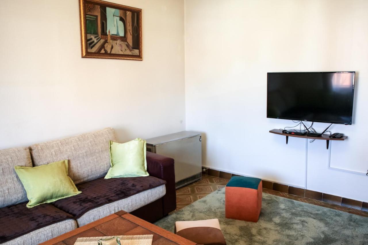 Apartment Dejan Цетинє Екстер'єр фото