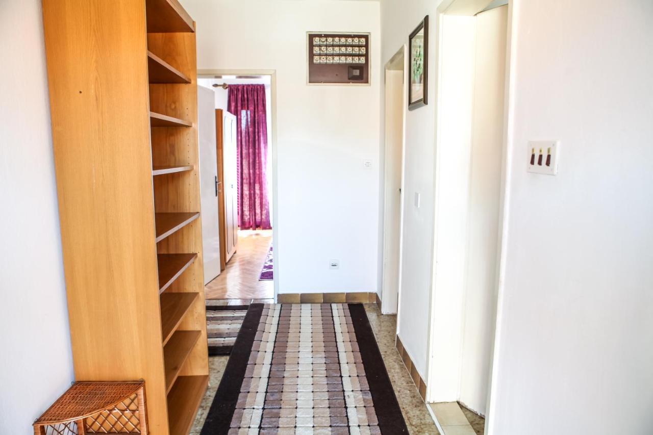 Apartment Dejan Цетинє Екстер'єр фото