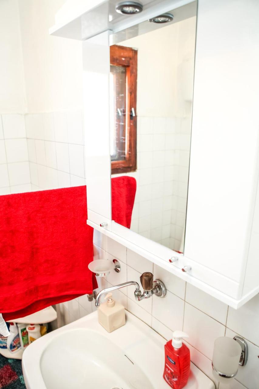 Apartment Dejan Цетинє Екстер'єр фото