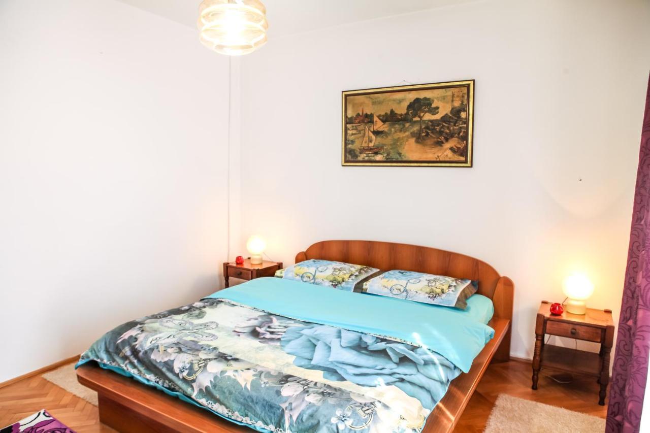 Apartment Dejan Цетинє Екстер'єр фото
